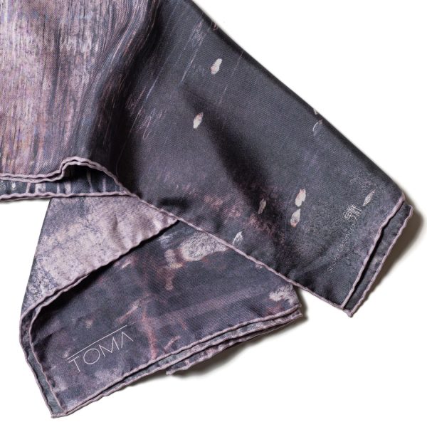 Foulard Carrè 90 “PHANTOM PETALS"